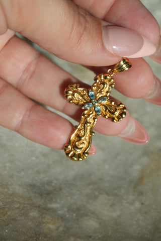 18K AQUAMARINE CROSS