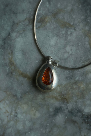 AMBER VIAL