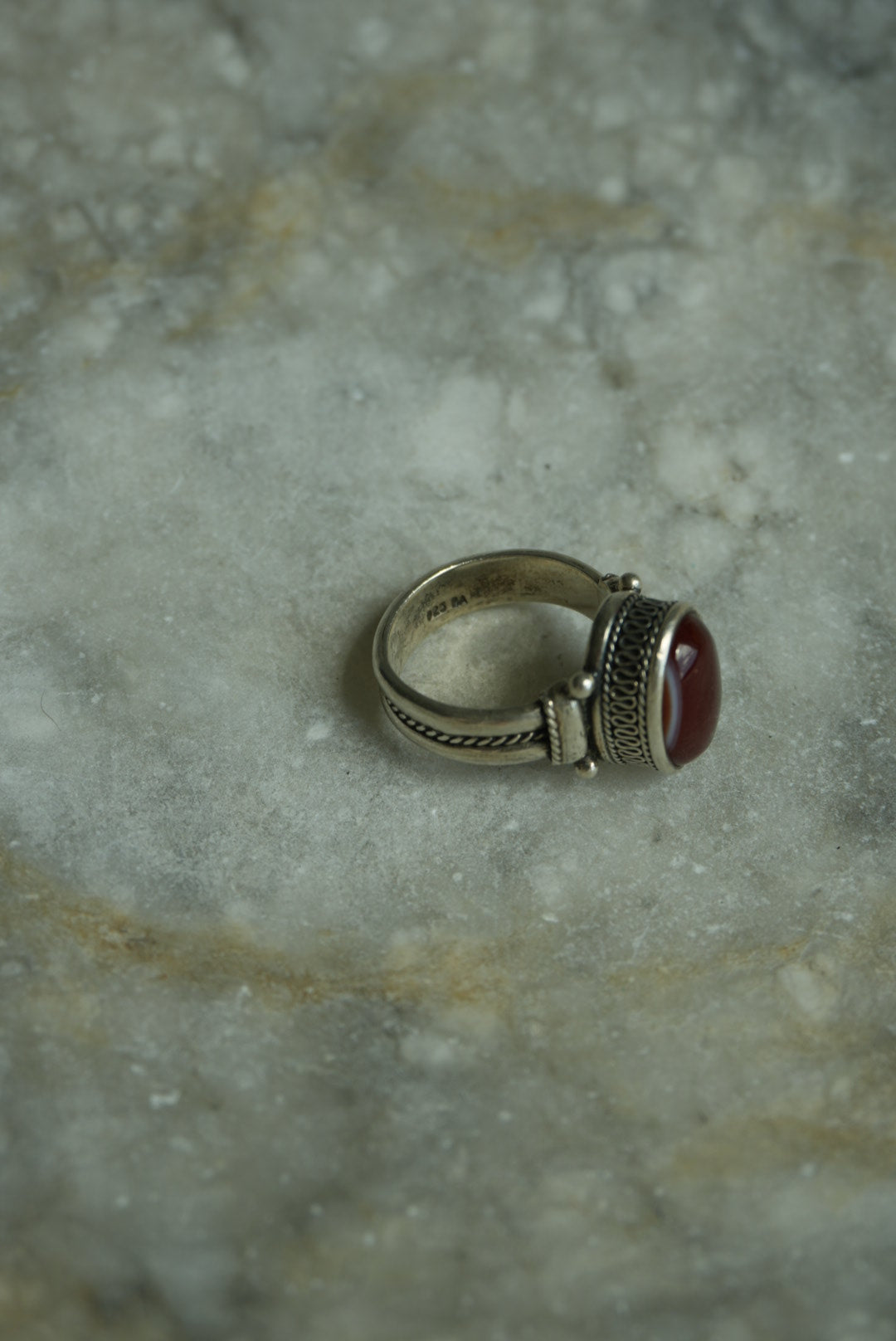 CARNELIAN CAN SZ 8.5