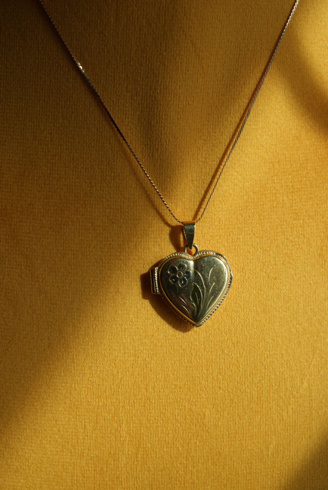 14K GOLD LOCKET NECKLACE