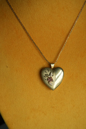 RARE 4 PICURE LOCKET