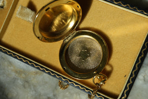 OLDE WORLD LOCKET