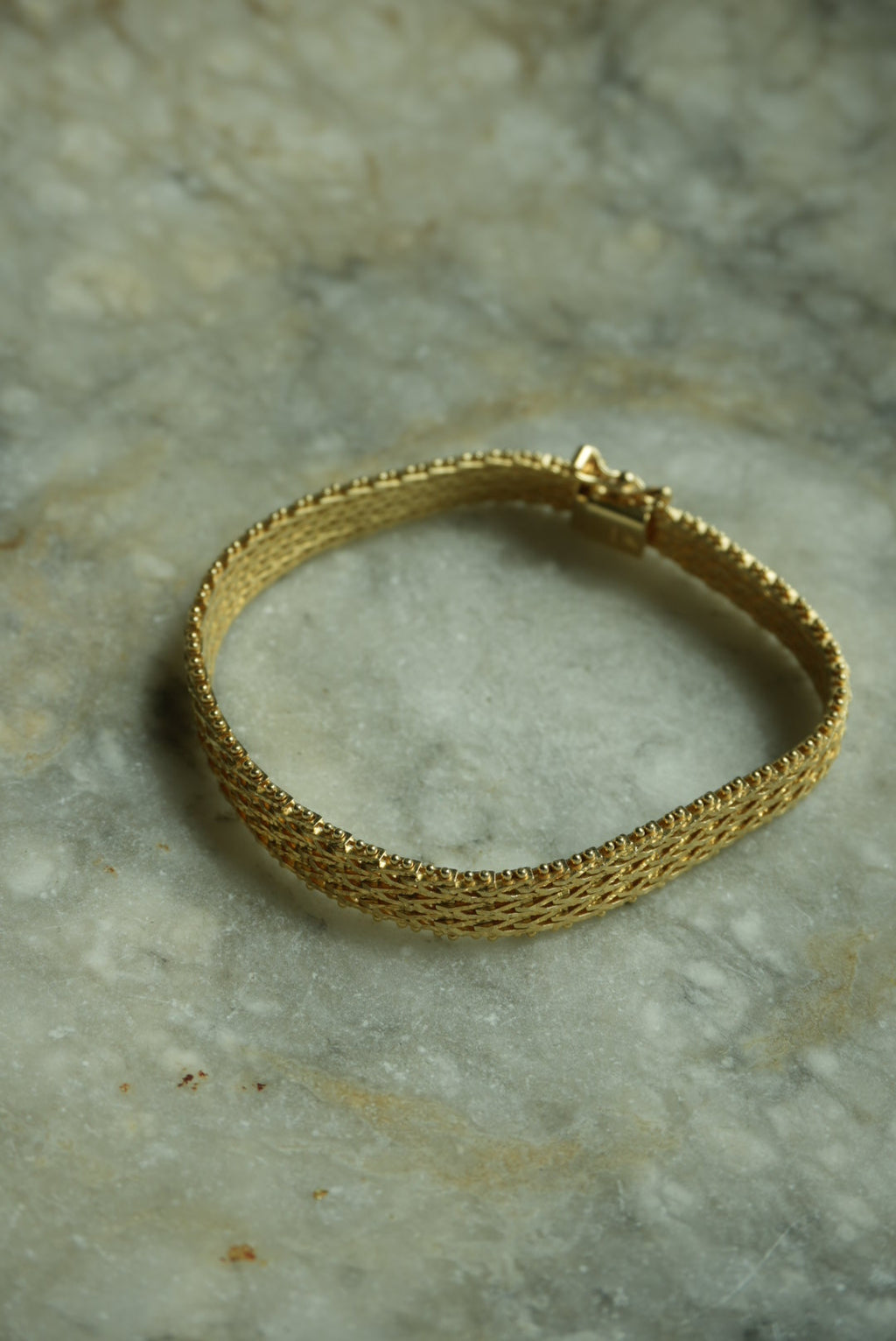 GOLDEN MESH