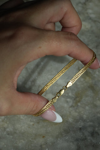 18k Unique Curb Link Bracelet