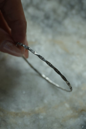 EMBOSSED BANGLE