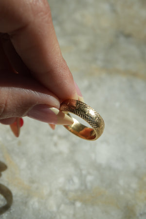 VINTAGE GREEK KEY GOLD BAND