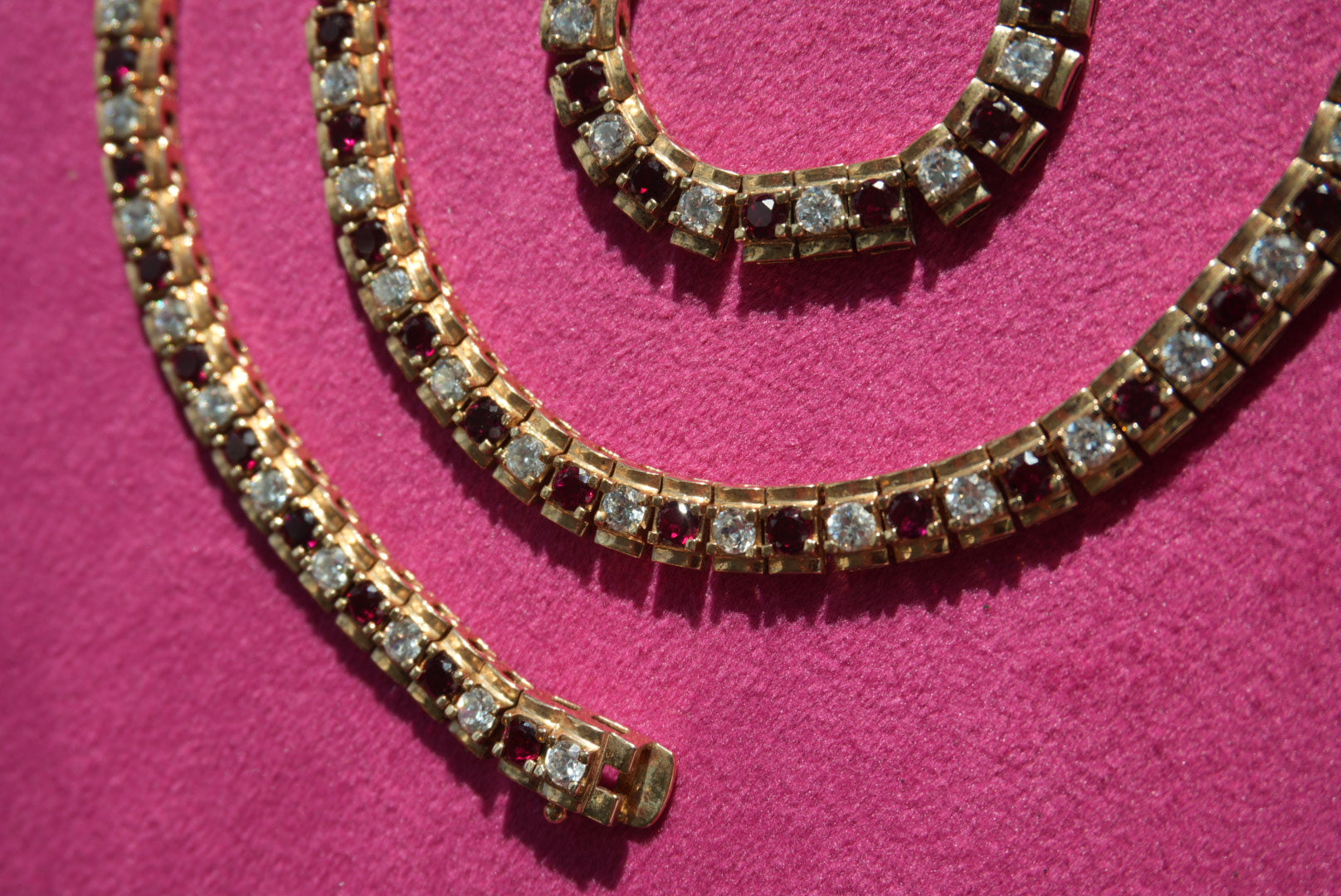 GARNETS IN GOLD