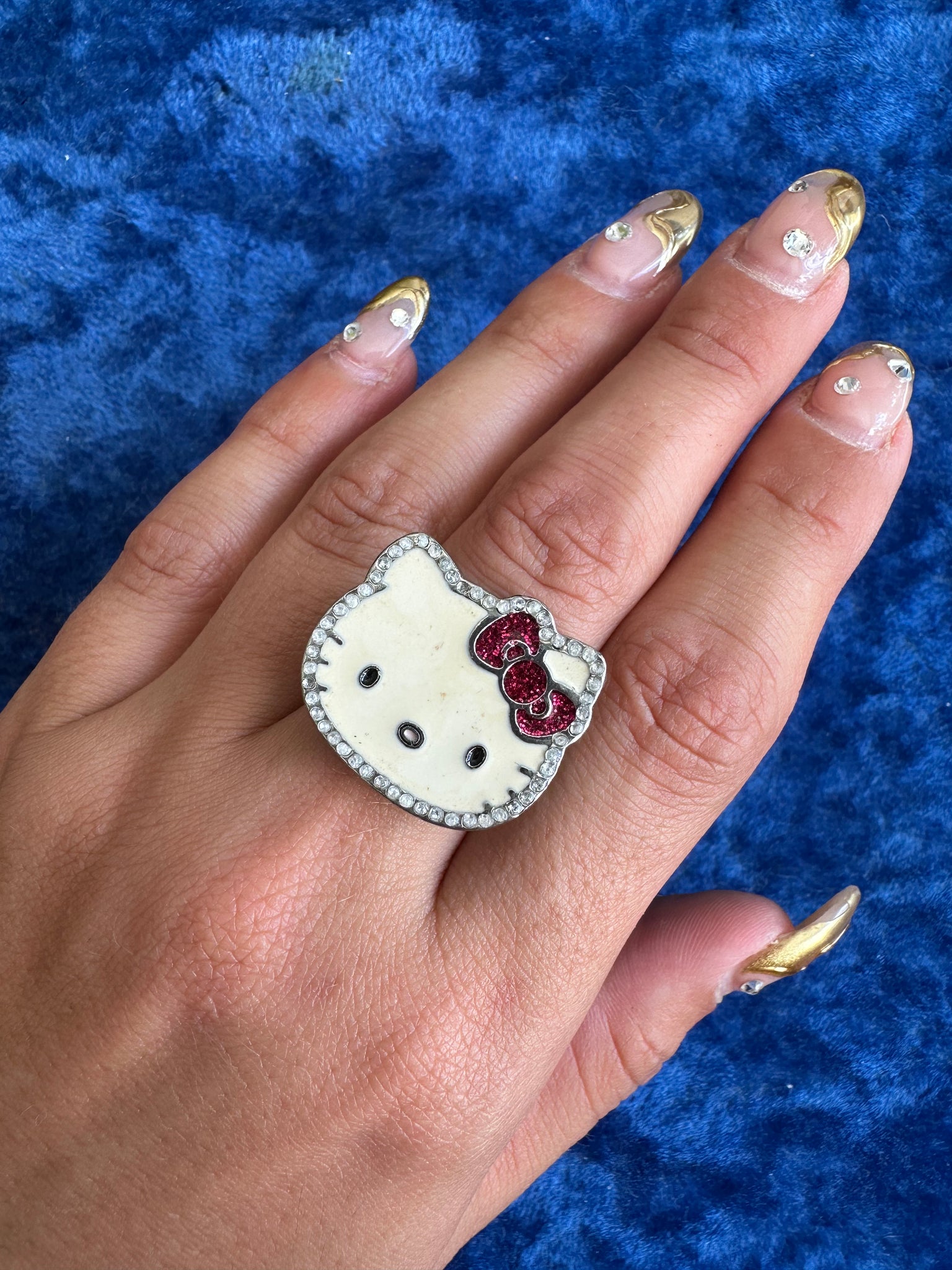 HELLO KITTY