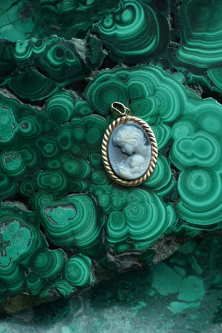 10k Mother Pendant