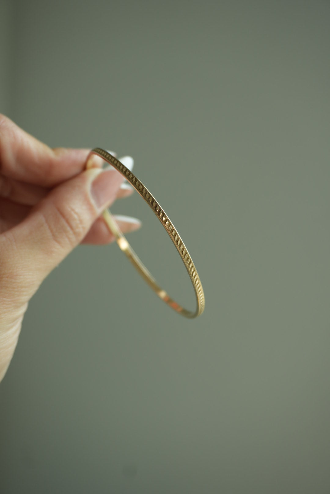 VINTAGE GOLD FILL BANGLE