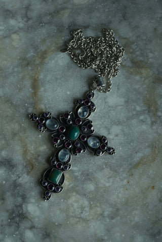 VINTAGE CROSS NECKLACE