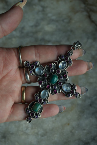 VINTAGE CROSS NECKLACE