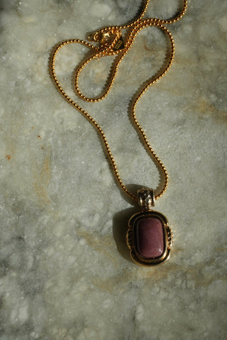 MAUVE MOMENT