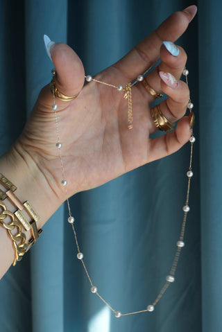 DAINTY CHAINS