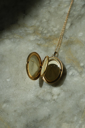 VINTAGE 14k LOCKET