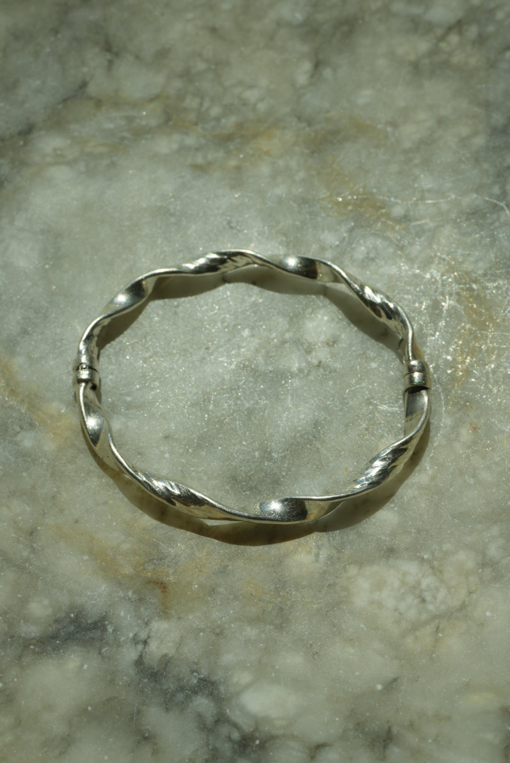 BANGLE WITH A TWIST