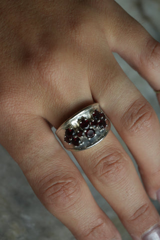 GARNET ROW SZ 7.75