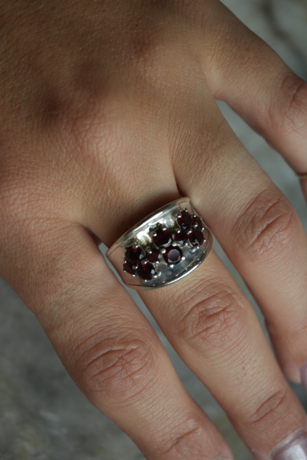 GARNET ROW SZ 7.75