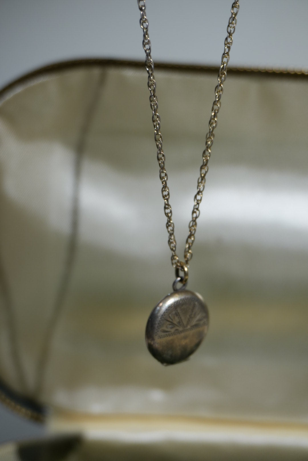 LADY LOCKET