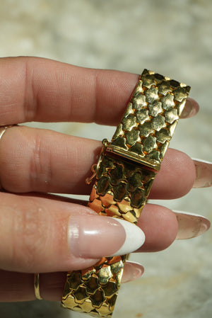 GOLDEN RIBBON