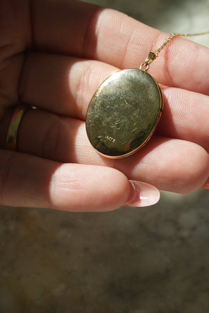 VINTAGE 14k LOCKET