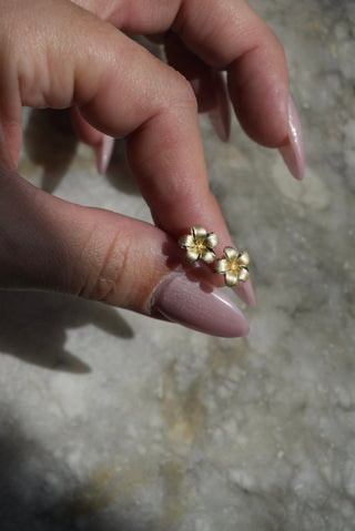 14k Hibiscus Flower Studs