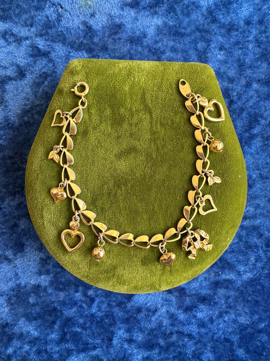 HEART CHARM BRACELET