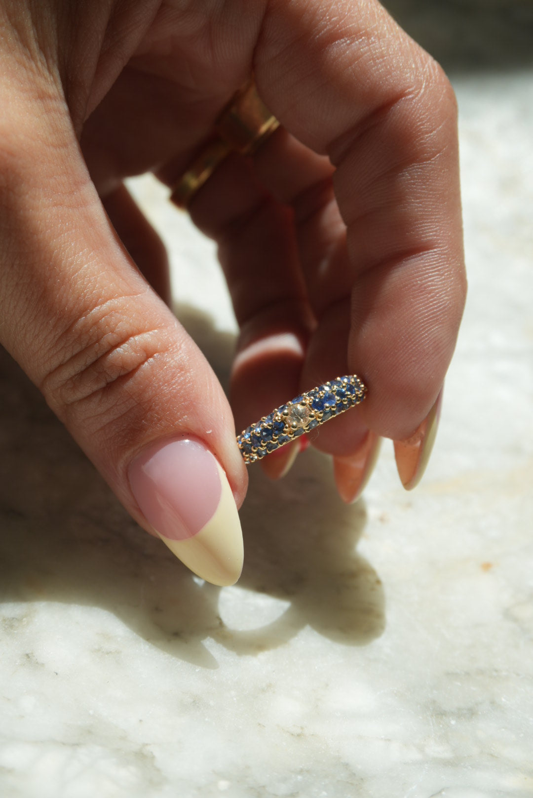 VINTAGE SAPPHIRE STACKER RING