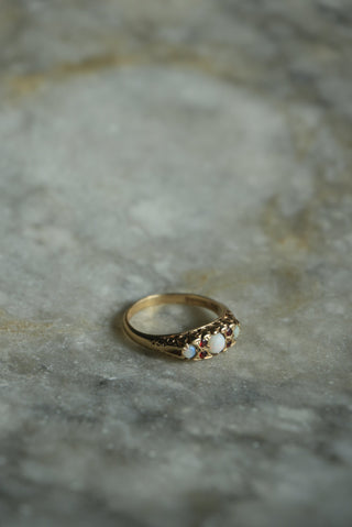 9K ANTIQUE OPAL BAND