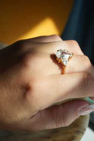 PEAR SHAPED GIRL SZ 7.5