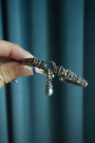 BARBARA BIXBY BANGLE - 18K & STERLING SILVER