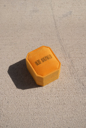 ONE GO7DEN RING BOX
