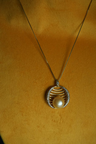 MOTHER PEARL