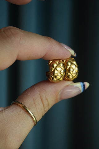QUILTED HOOPS