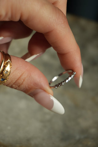 10K WHITE GOLD DIAMOND BAND