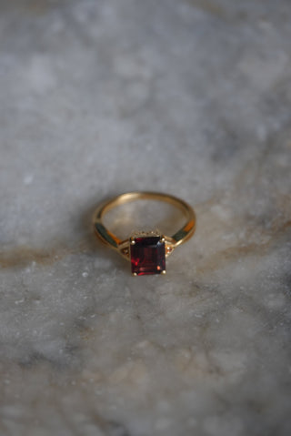 GARNET ONE SZ 8