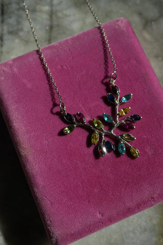 Family Tree - Silvertone Rhinestone Necklace