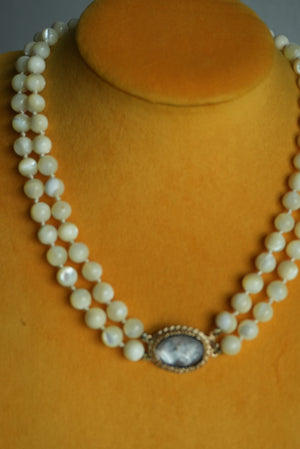 DOUBLE STRANDED CAMEO