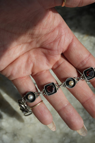 LOVE ME GOTHIC