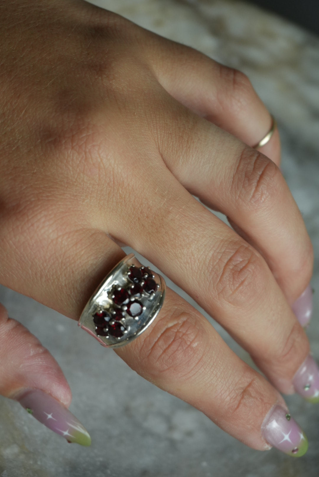 GARNET ROW SZ 7.75