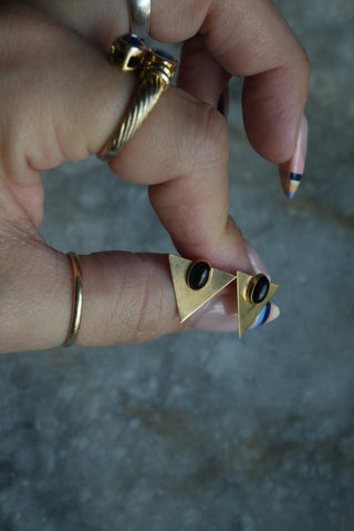 10K ONYX MODERNIST STUDS
