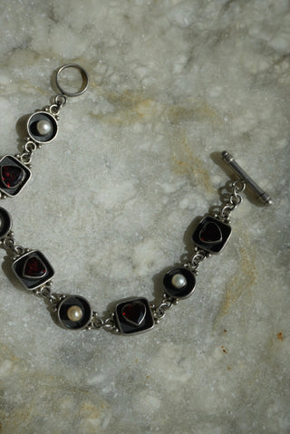 LOVE ME GOTHIC