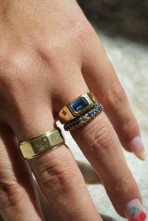 VINTAGE SAPPHIRE STACKER RING