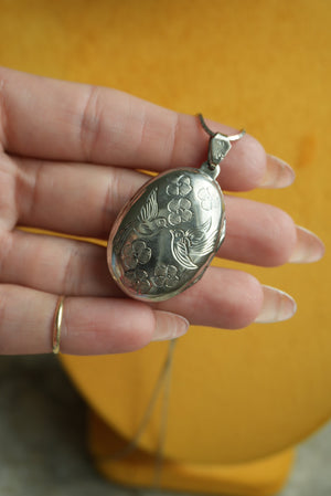 LOVEBIRDS LOCKET