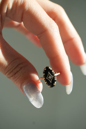 10K BLACK ONYX RING W DIAMOND SZ 4