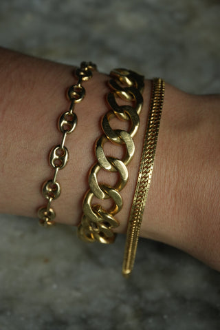 18k Unique Curb Link Bracelet