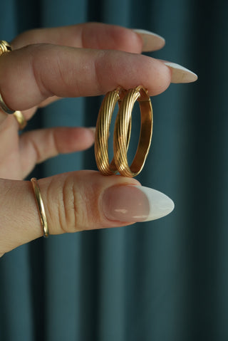 14K GOLD HOOPS