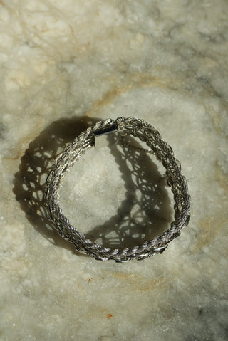 TRUE DAISY CHAIN