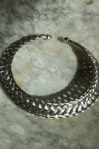 QUEENS COLLAR