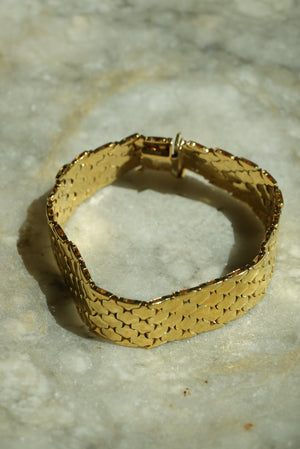 GOLDEN RIBBON